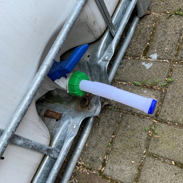 IBC Adapter mit flexiblem Ausgießer